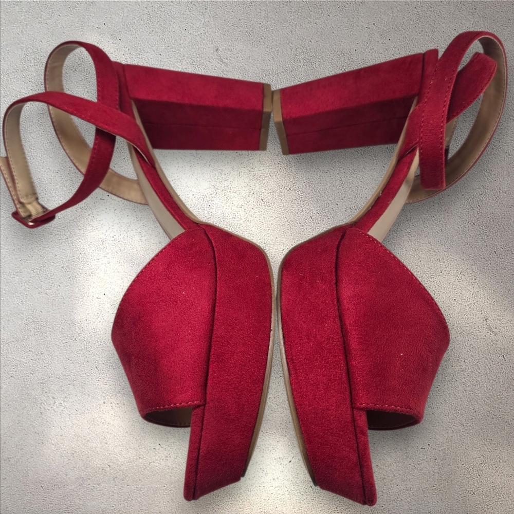 The Journee Collection Nairri Platform Strappy Sandals Size 10 - Picture 10 of 12